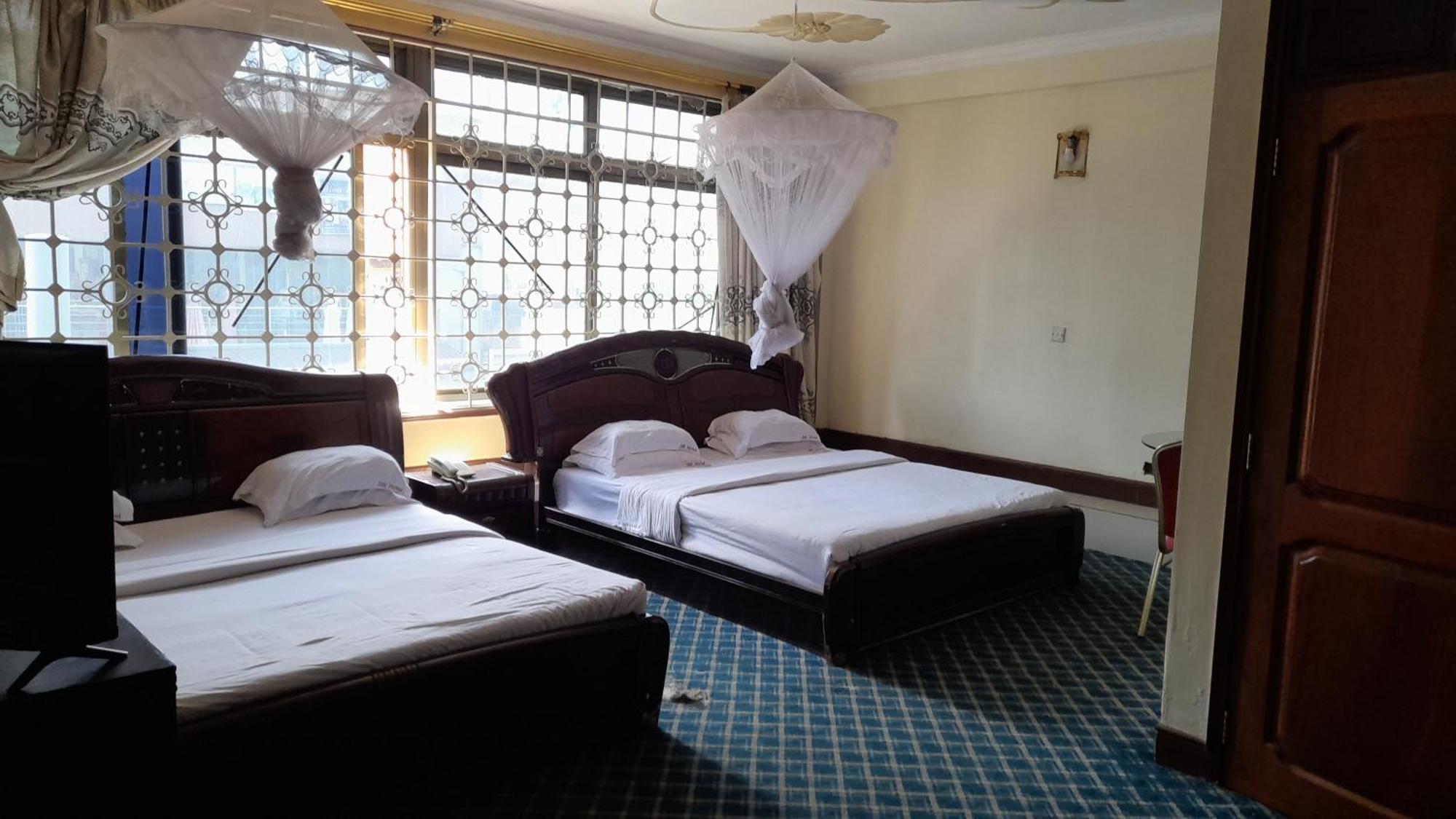 New Jbk Hotel คัมพาลา ภายนอก รูปภาพ