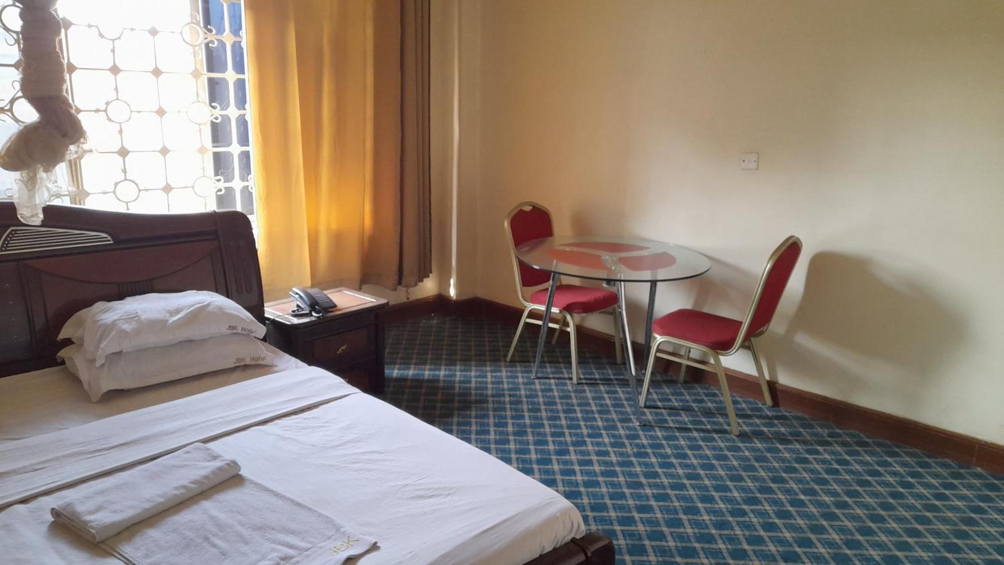 New Jbk Hotel คัมพาลา ภายนอก รูปภาพ