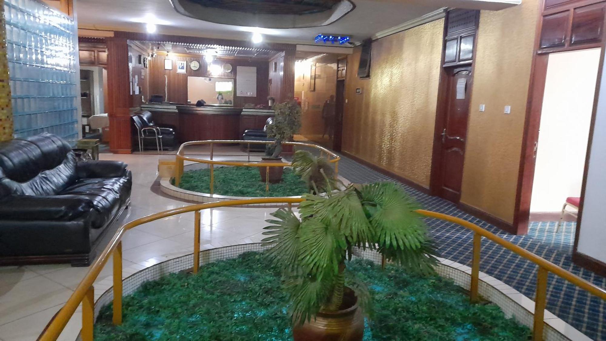 New Jbk Hotel คัมพาลา ภายนอก รูปภาพ